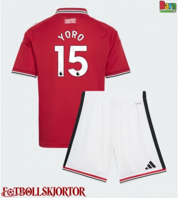 Manchester United Leny Yoro #15 Hemmakläder Barn 2026-27 Kortärmad (+ Korta byxor)